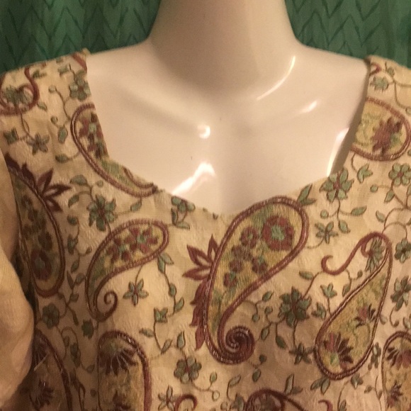 Top - Picture 2 of 4